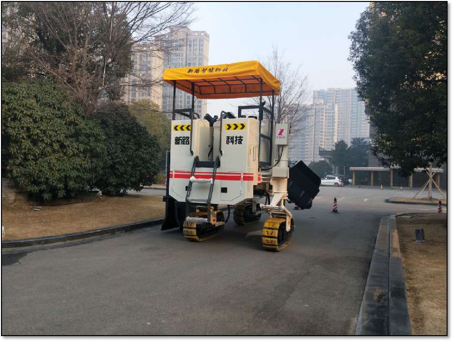 要正確使用操作混凝土路緣石滑模攤鋪機(jī)，定期對路緣石滑模機(jī)進(jìn)行保養(yǎng)和維護(hù)