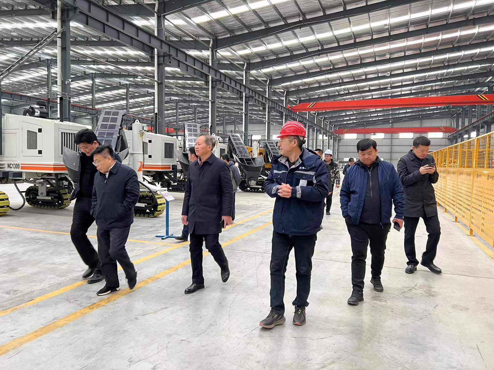 熱烈歡迎徐州市委市政府、淮海國際港務區(qū)、柳新鎮(zhèn)一行領導來我司參觀考察工作